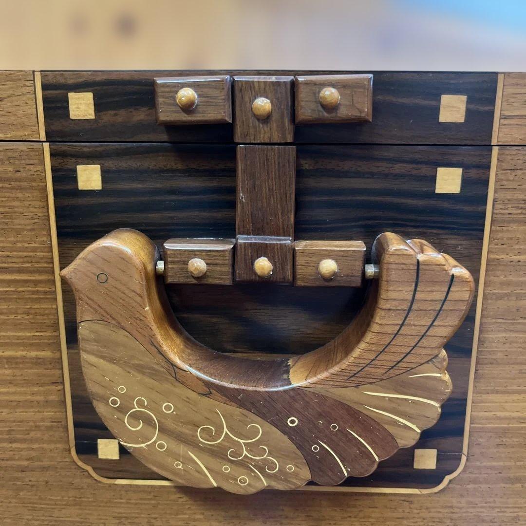 寄木箪笥　木象嵌　３段チェスト　サイドボード 整理箪笥　寄木細工　鍵付き　②