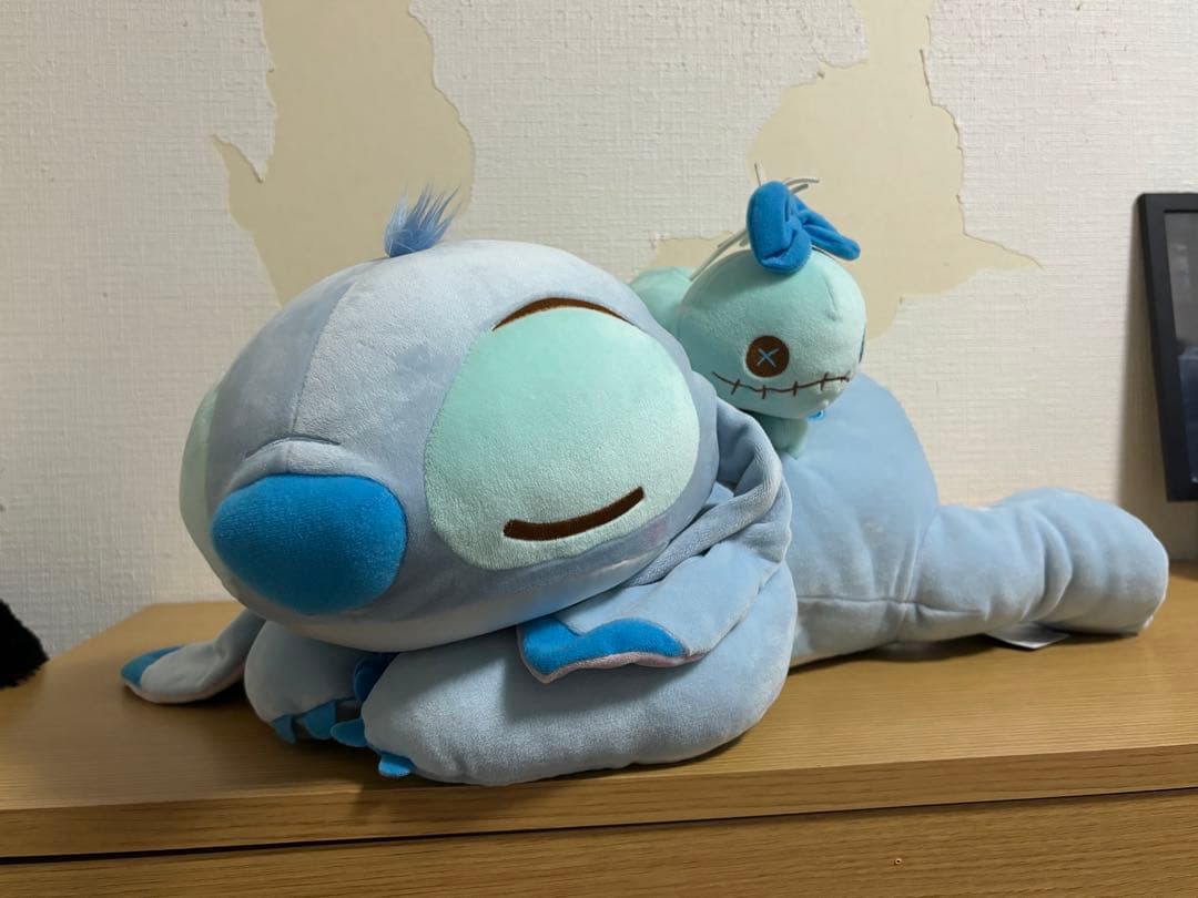 スティッチ スクランプ　抱き枕　ディズニーストア