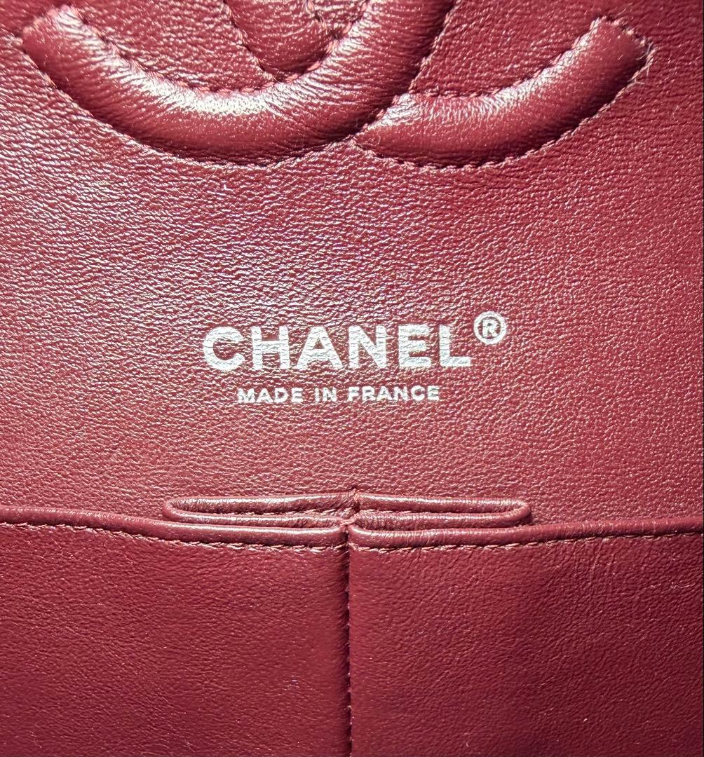 ほぼ新品 CHANEL クラシック マトラッセ25 黒シルバー金具キャビアスキン