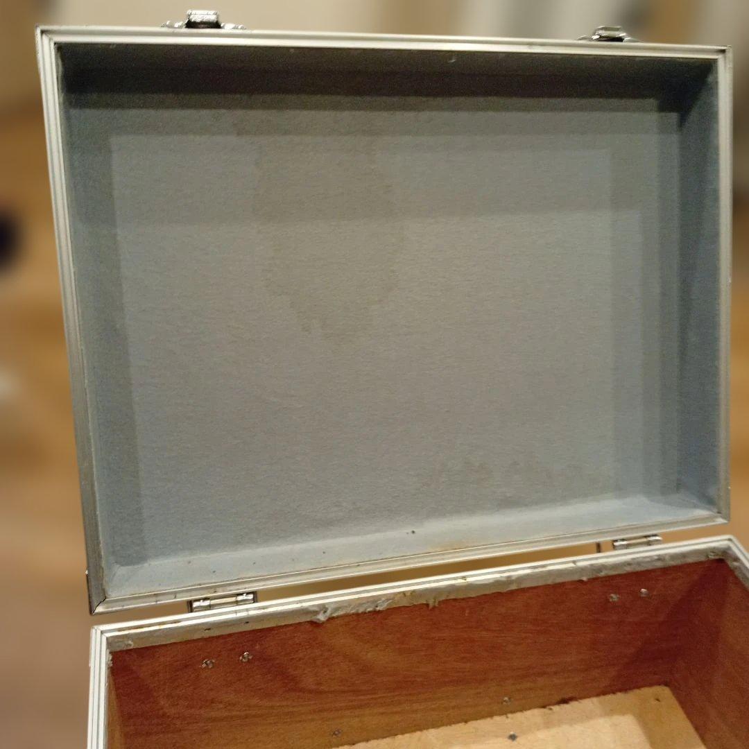 アルミ製セキュリティケース 鍵付き