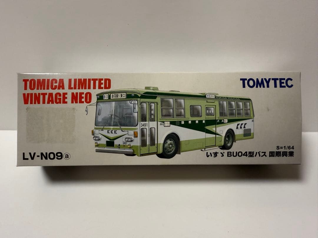 トミカリミテッドヴィンテージ　LV-N09a いすゞBU04型バス（国際興業）