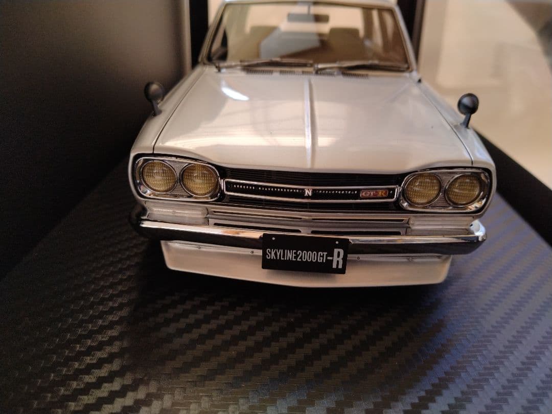 1/18 ニッサン スカイライン 2000 GT-R PGC10 シルバー