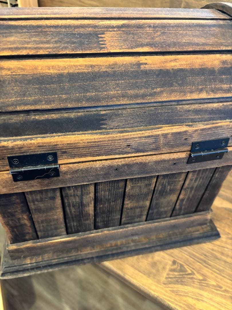 木製トランク アーチ型 蓋付き　宝箱　海賊風