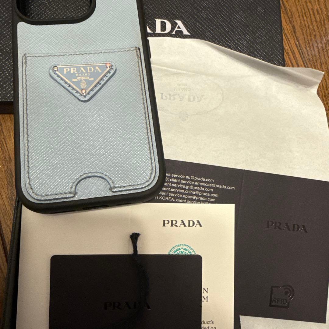 PRADA iPhone16pro ライトブルー　サフィアーノ