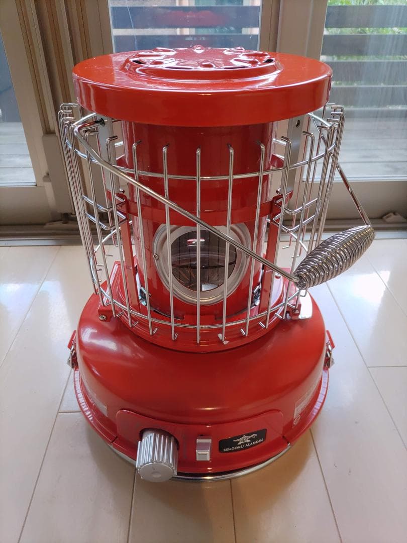 【美品】ポータブルガスストーブ SAG-BF02A センゴクアラジン レッド