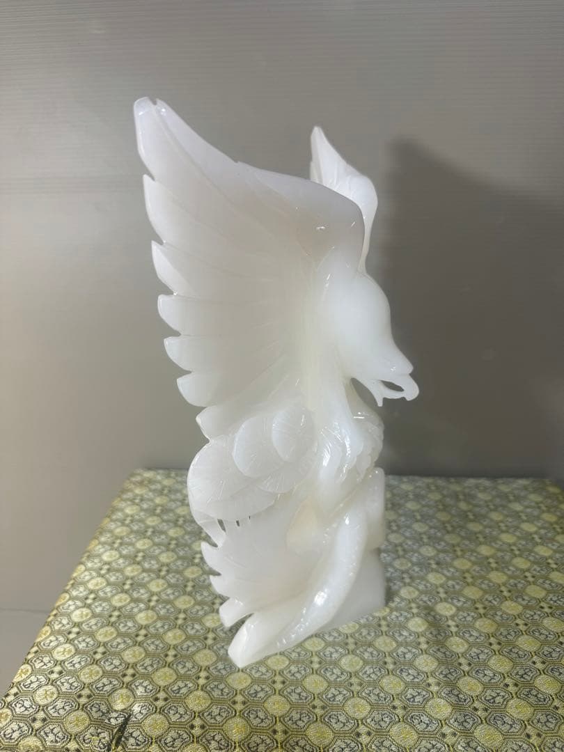 2457 天然石　鷲　置物　彫り