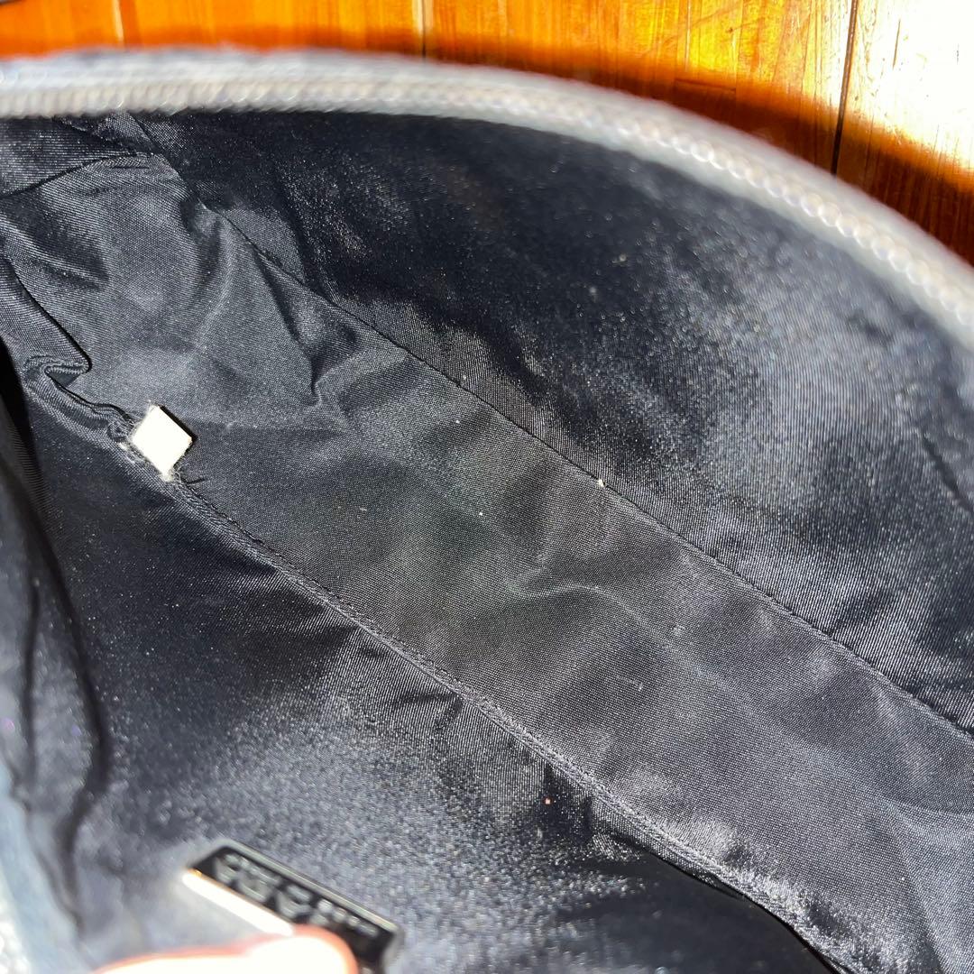 Prada プラダ アクセサリーポーチ ブラック 黒 ナイロン 三角ロゴ