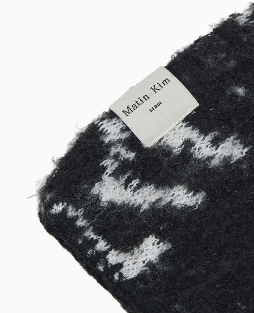 Matin Kim マフラー