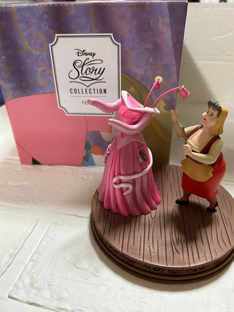 眠れる森の美女　フィギュア　ディズニー　オーロラ姫　美品