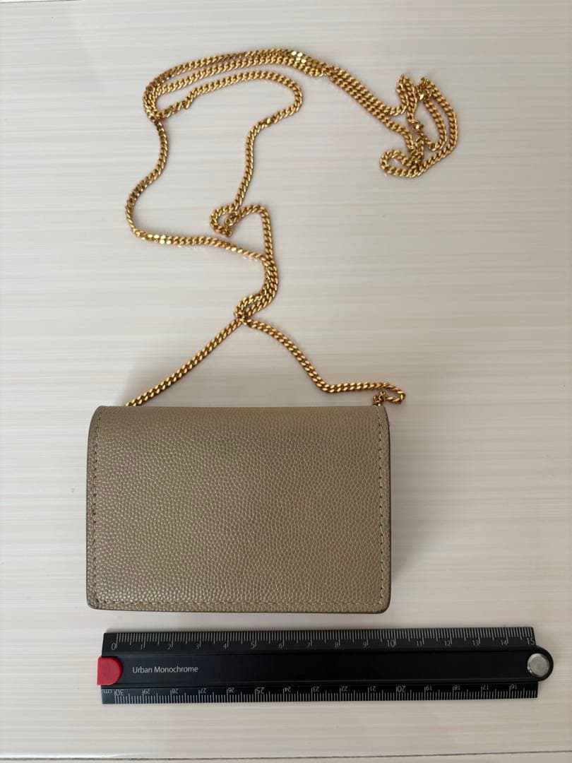 Burberry TB チェーンウォレット（レザー）
