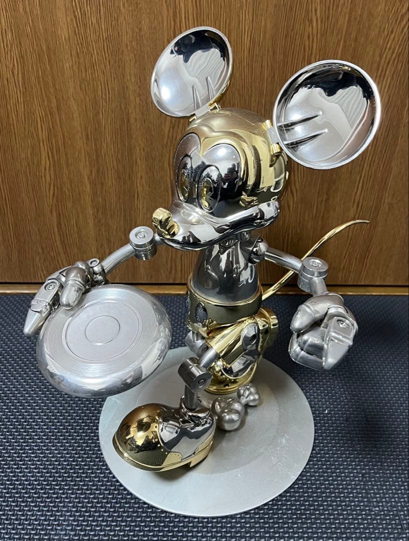 フューチャーミッキー 空山基　ミッキーマウス　フィギュア　金属製　ゴールド