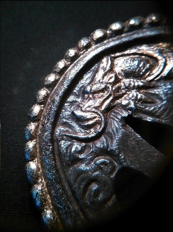 【 鉄地南蛮鍔 】　雲龍図　江戸初期　肥前長崎