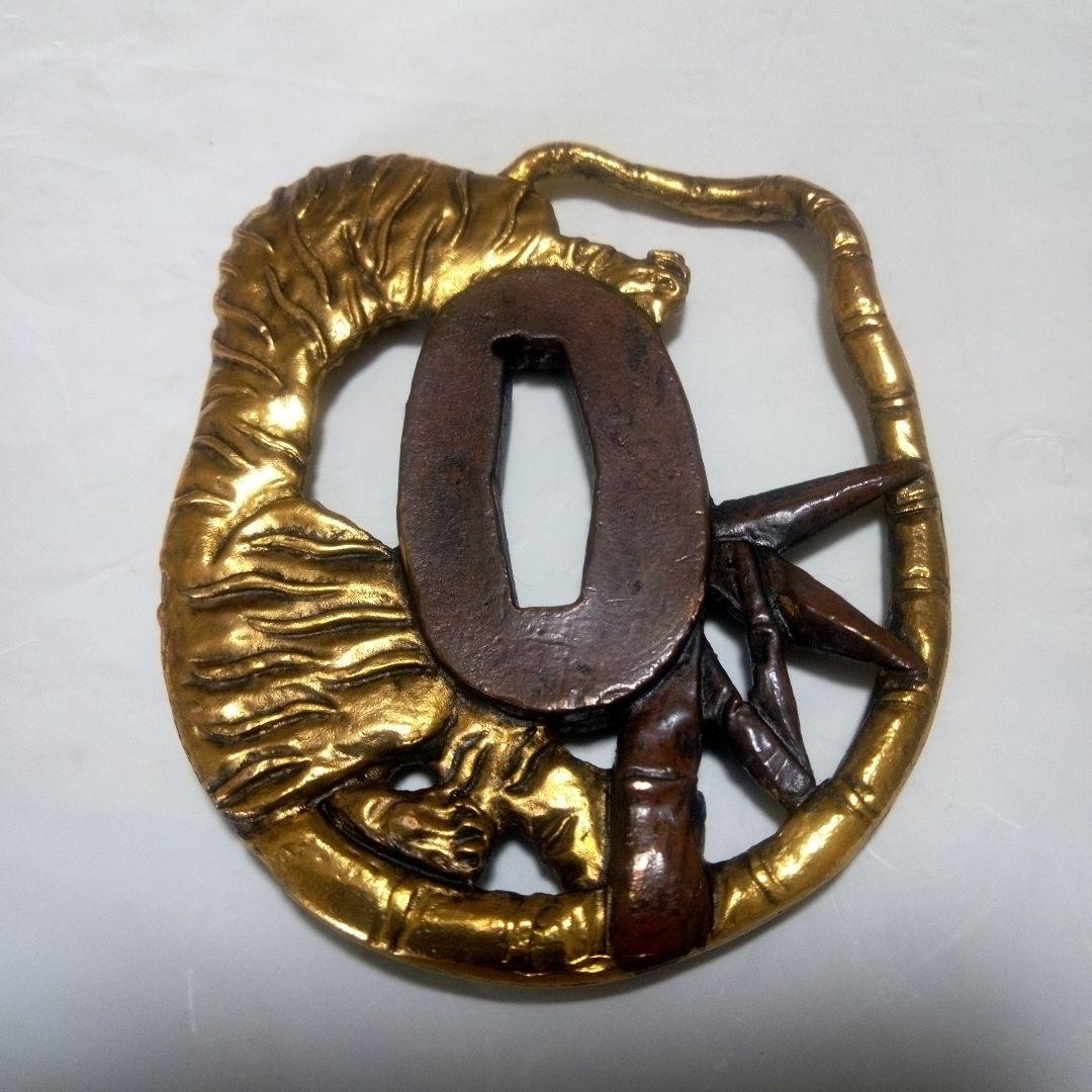 「トラ」柄 刀の鍔