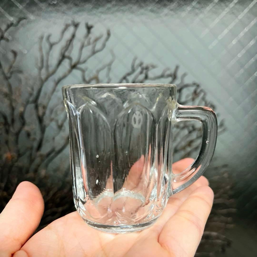 骨董　時代ガラス　プレスガラス　刻印あり　満州電鉄　取手付きグラス コップ１客