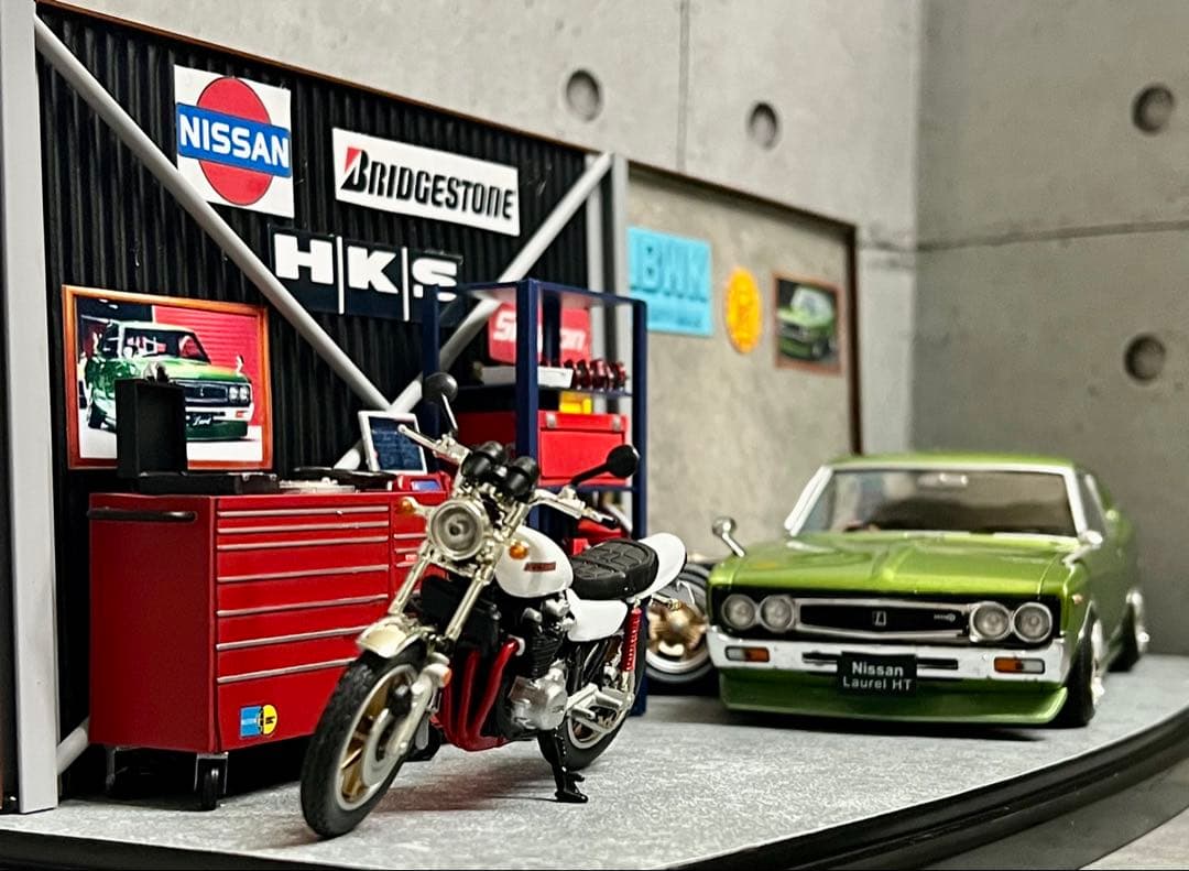 国産名車 1/24 ローレル カスタム ガレージ ジオラマ 旧車 ミニカー ZⅡ