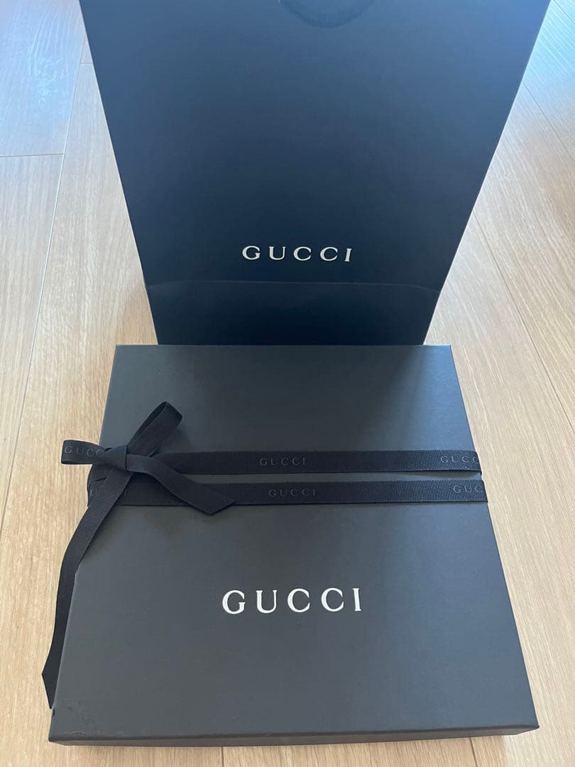 新品未使用　GUCCI ストール シルク　ショール 大判　マフラー　箱付き
