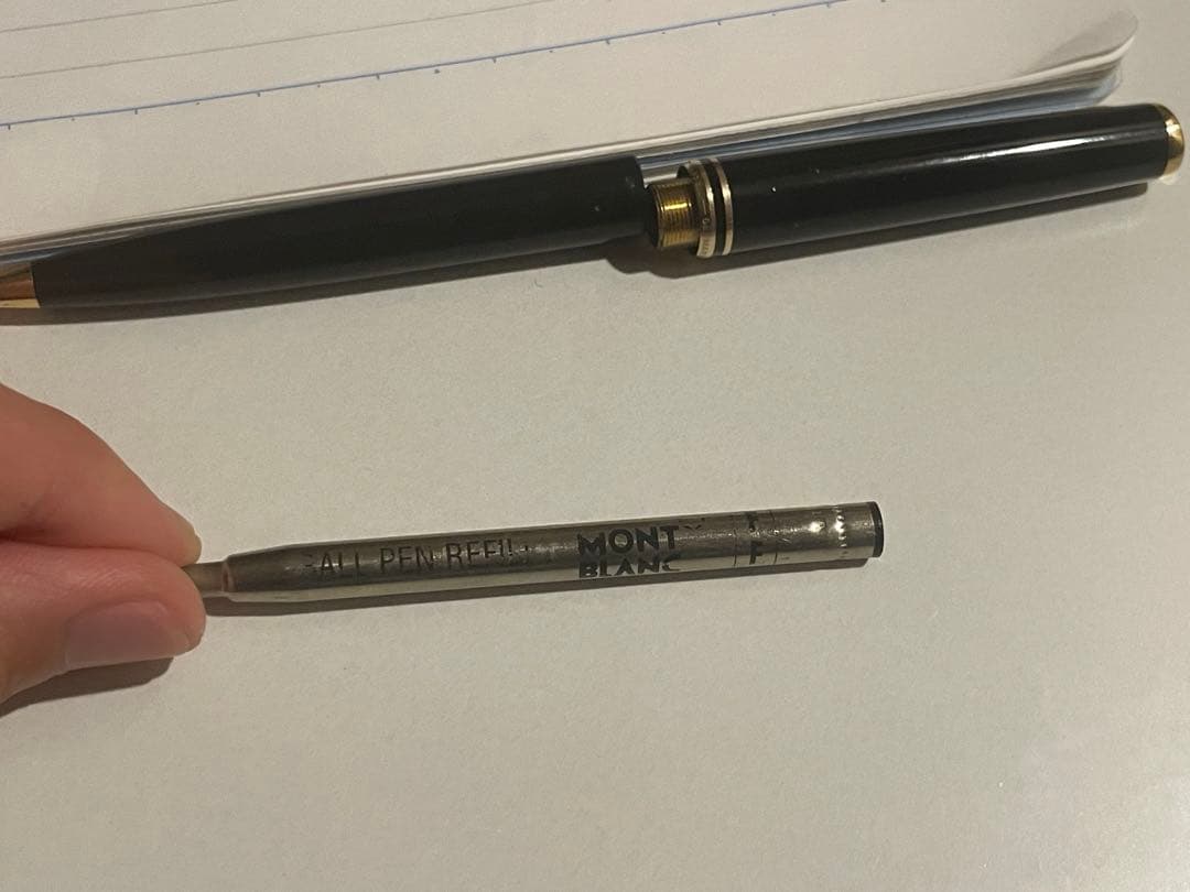 モンブラン　黒色ボールペン