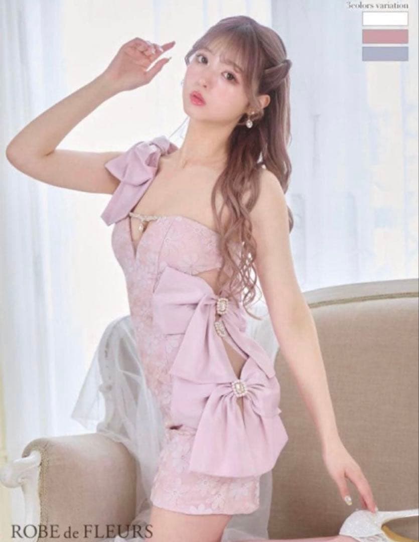 ROBE de FLEURS 薄いピンクのドレス