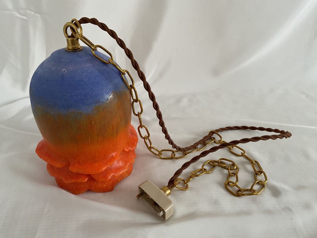 夏の茜空「パート・ド・ヴェールシェード」の花型ランプ