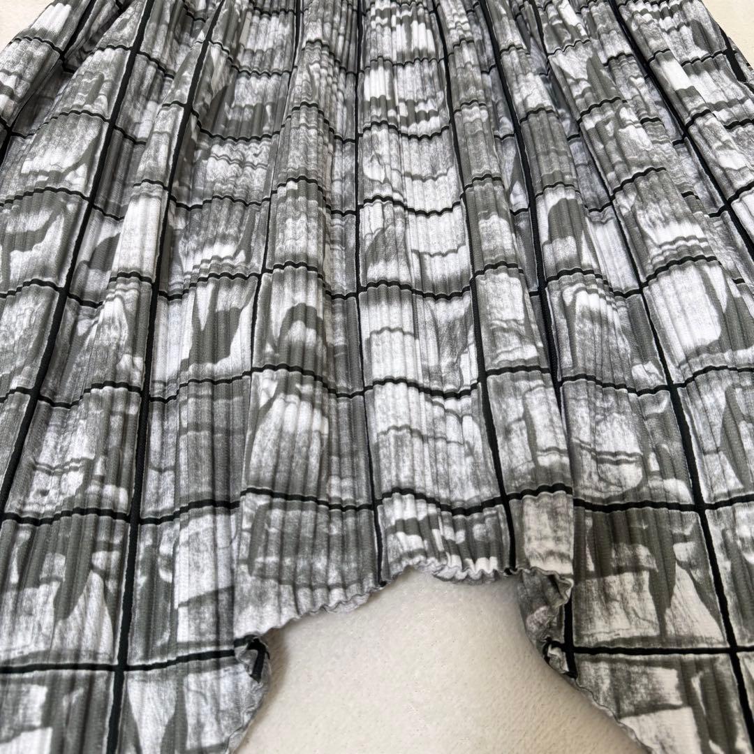 極美品✨HOMME PLISSE 総柄　プリーツ　サルエルパンツ　グレー