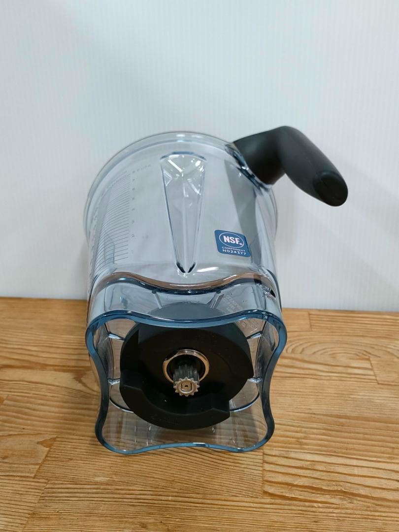 【未使用に近い】バイタミックスE320　タンパースタンド付き　1590