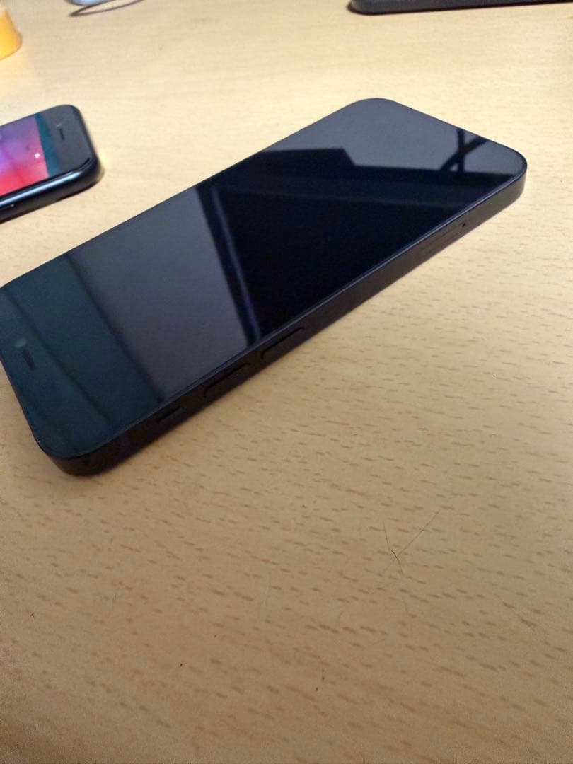iPhone12mini ブラックケース付き