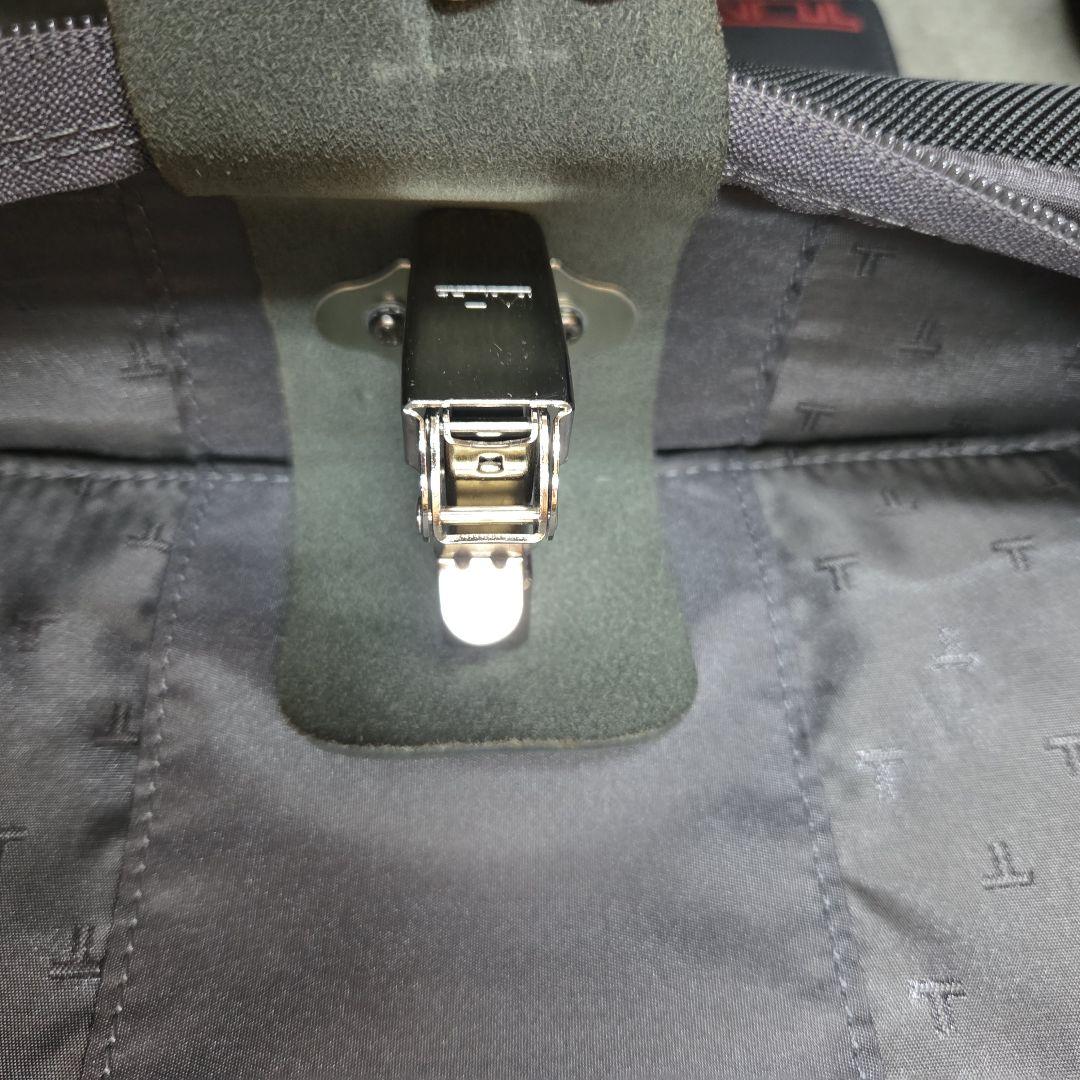 TUMI トゥミ ガーメントケース ビジネスバック スーツ 出張 ショルダー付