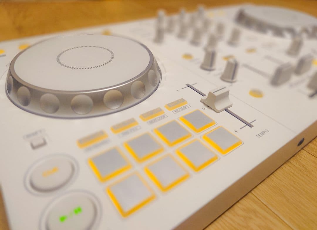 【美品】DDJ-FLX4-W 外箱・持ち運び用ケース付き