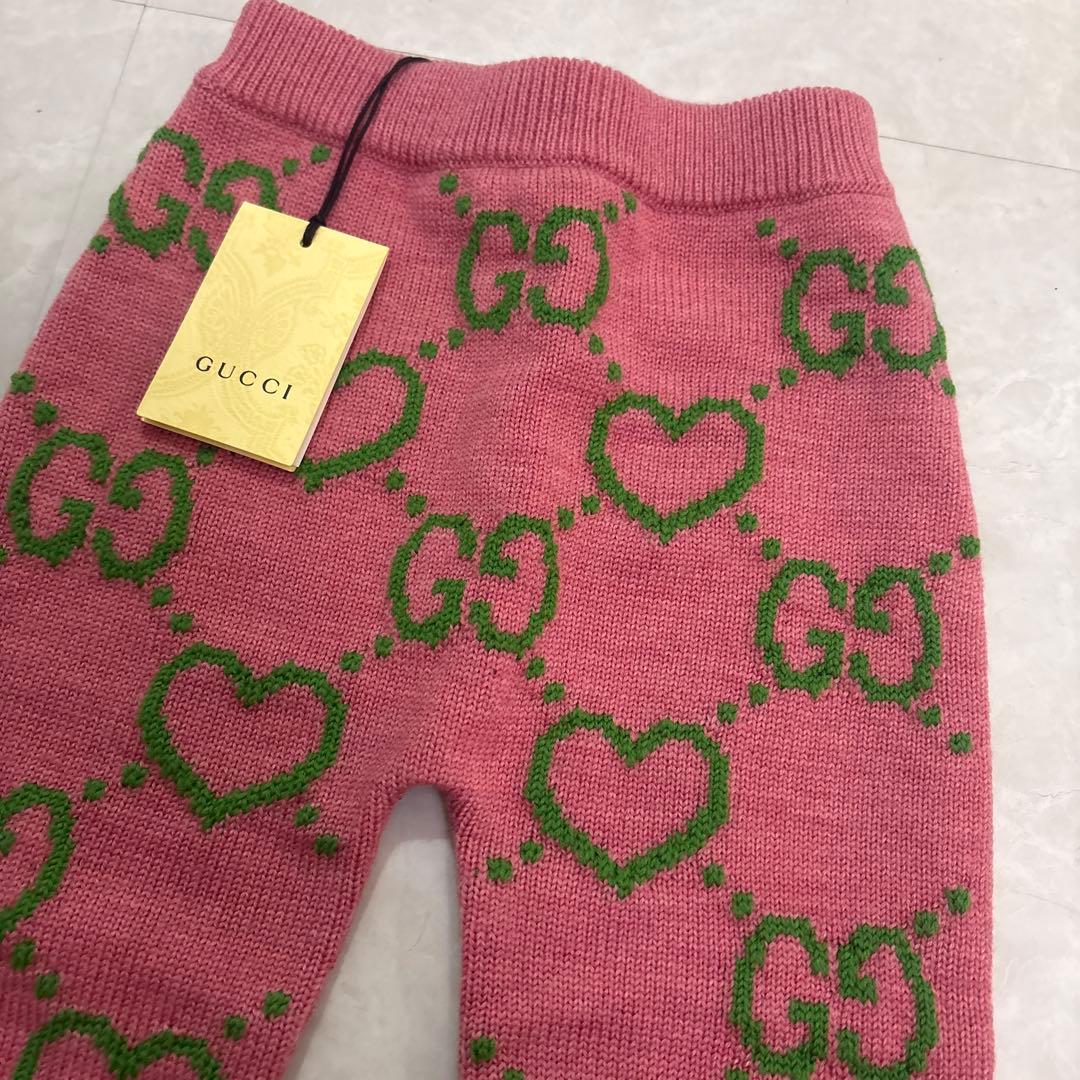 週末限定値下げ！GUCCI ピンク GGロゴ ハート レギンス