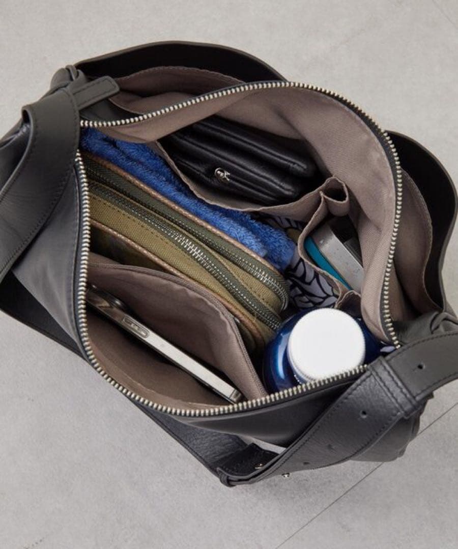 イアパピヨネ スワローマチショルダーバッグ ブラック