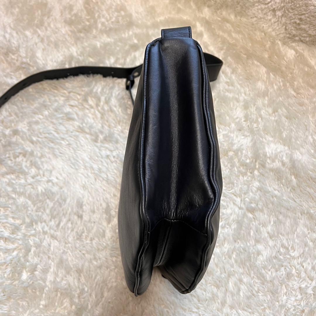 イアパピヨネ スワローマチショルダーバッグ ブラック