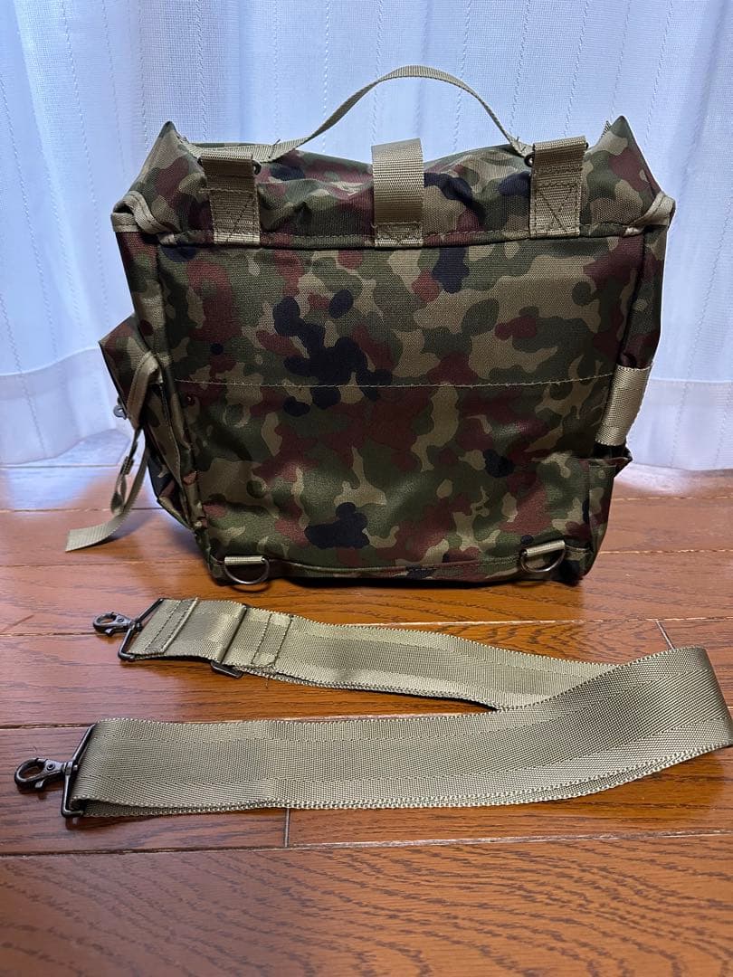 迷彩バックパック 耐久性ナイロン製 陸上自衛隊 雑嚢