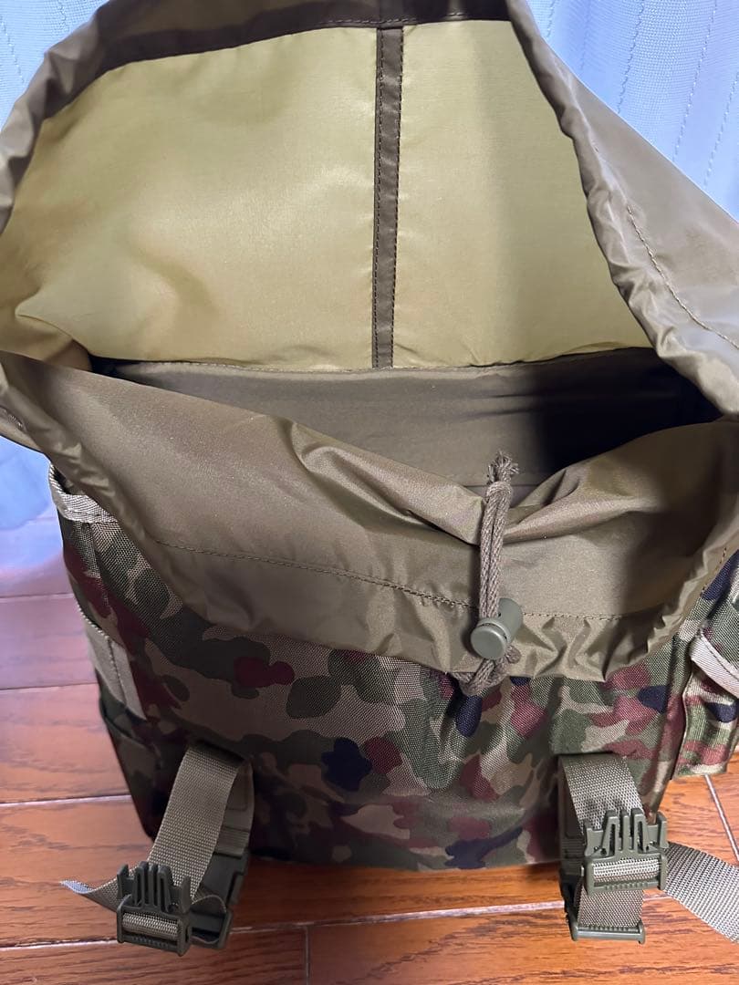 迷彩バックパック 耐久性ナイロン製 陸上自衛隊 雑嚢