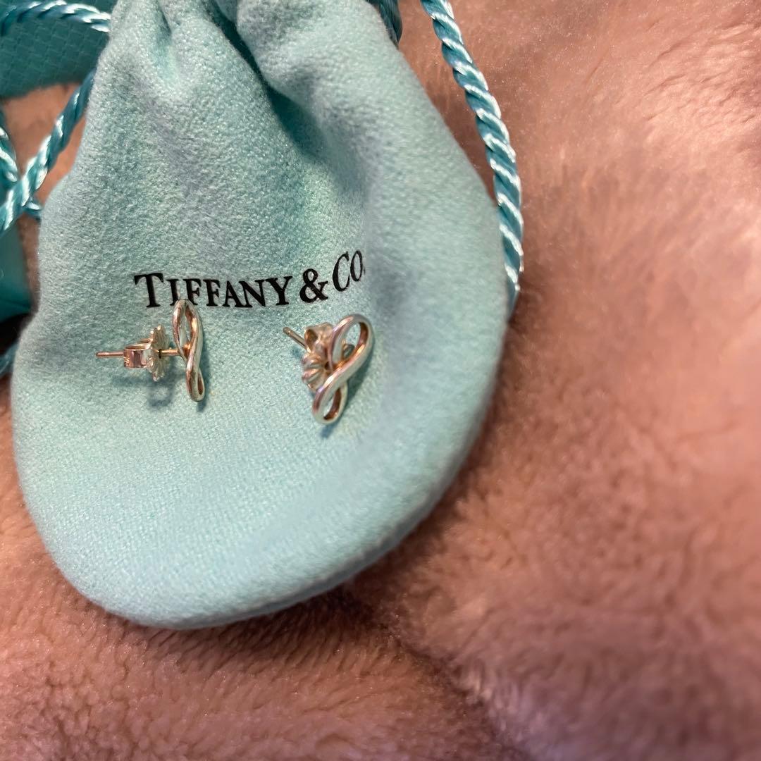 Tiffany & Co. 無限大モチーフピアス