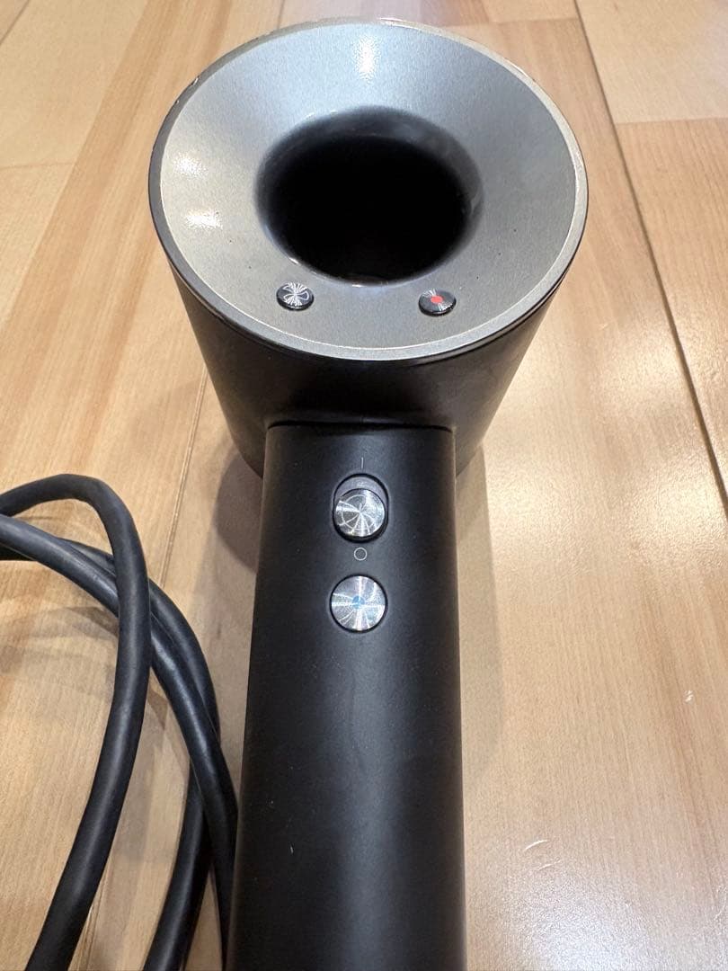 dyson ダイソン　ヘアドライヤー　ブラック　ニッケル