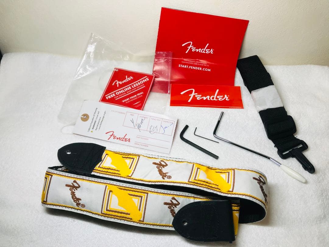 ギター Fender Player Stratocaster Polar White