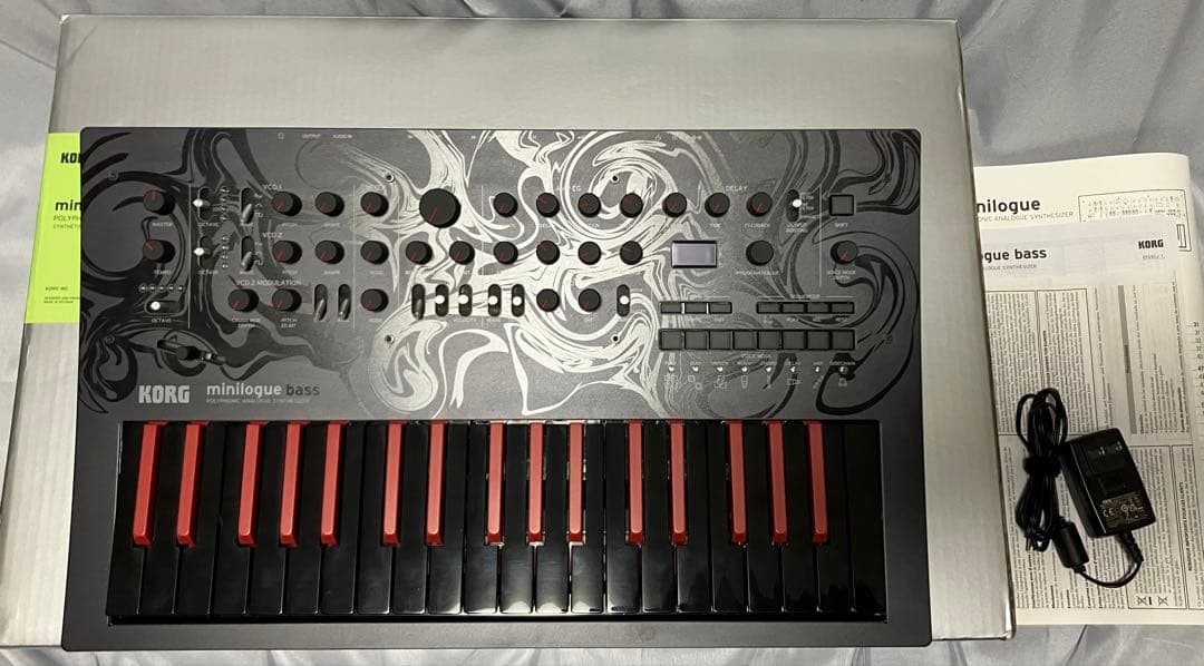 美品 KORG minilogue bass ベースシンセサイザー 元箱あり