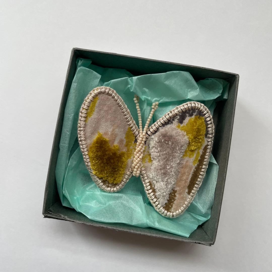 新品同様【即完売】mina perhonen light dance ブローチ