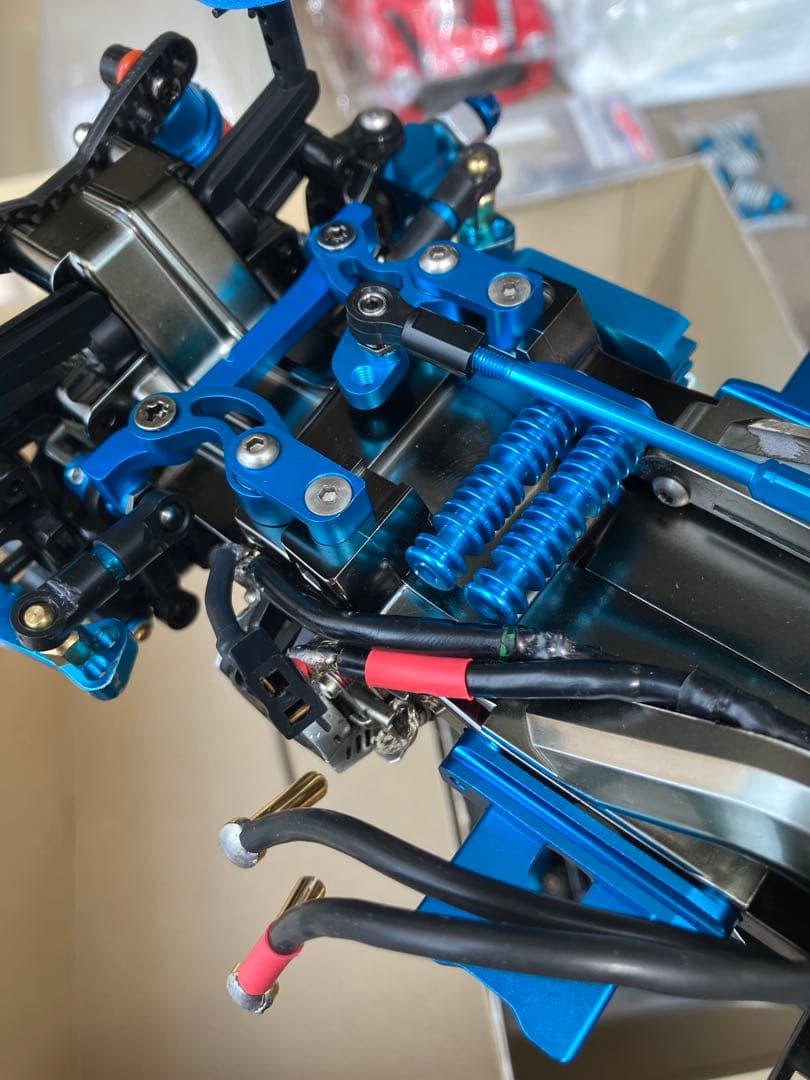 タミヤM05シャーシ　メカ&OP他パーツ多数付き