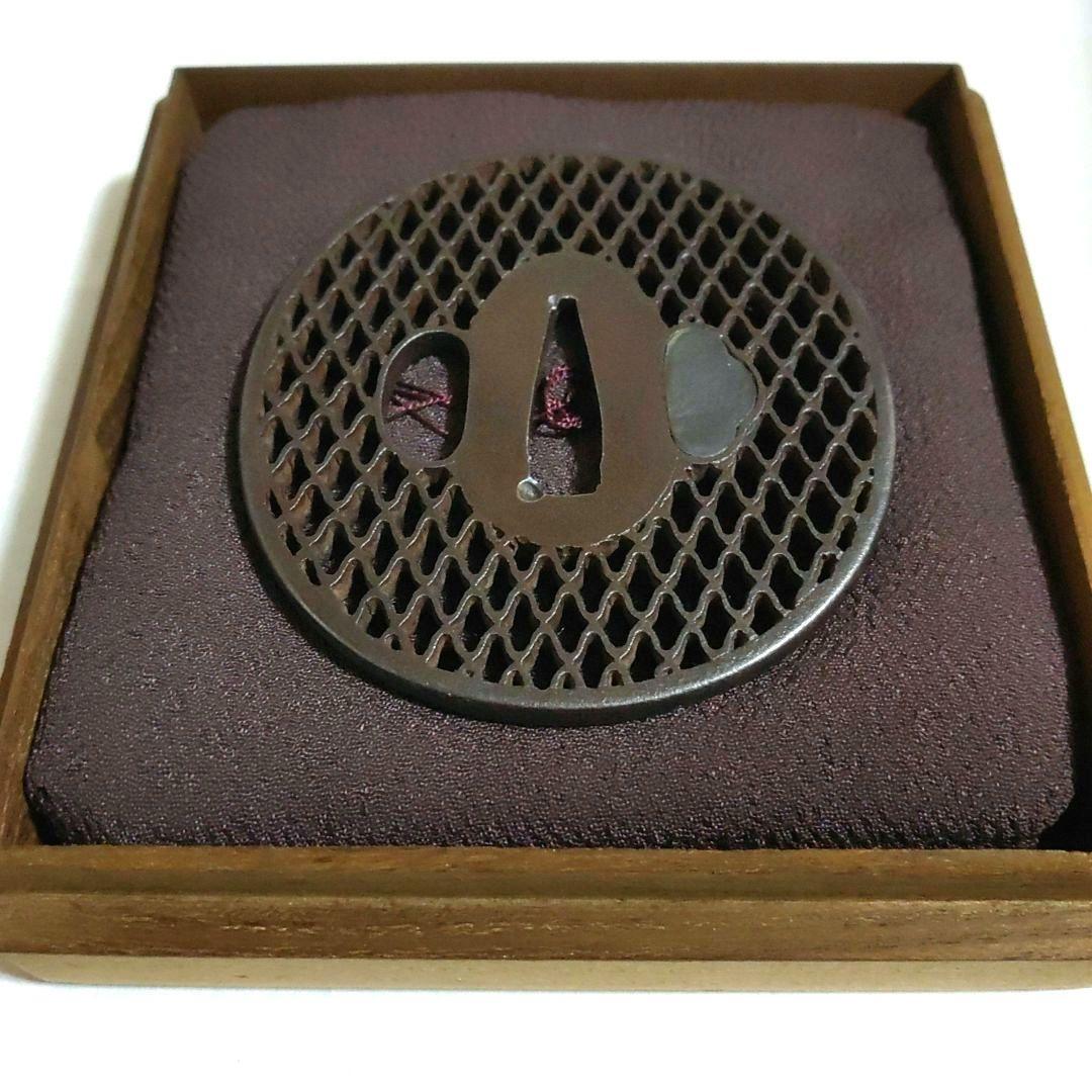 肥後鐔 網目透し鐔　無銘　資料付 桐箱　 貴重品　鉄地