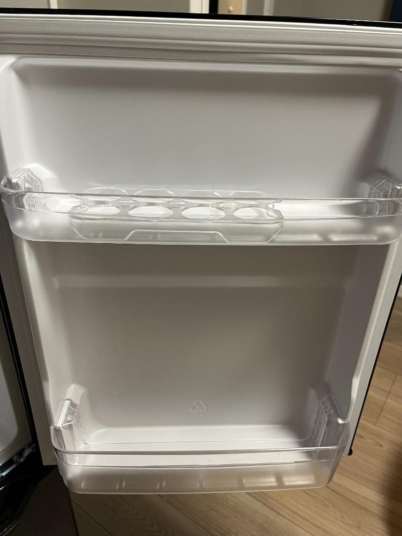 再出品（2024年製・使用歴1年）山善 冷蔵庫 106L YFR-D111(B)