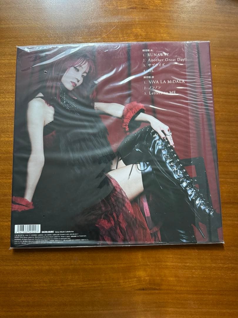 LiSA 限定品セット8点＋レコードLADYBUG +おまけポスター&ステッカー