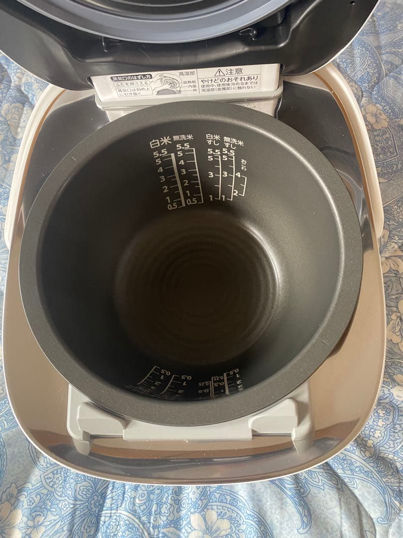 TOSHIBA RC-10VSR 1.0L 東芝真空圧力IHジャー炊飯器