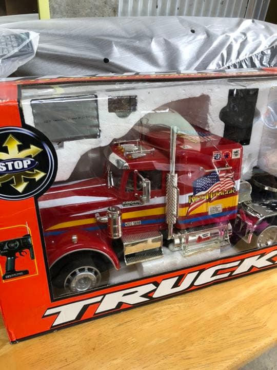 Trucks M-2 ラジコンカー