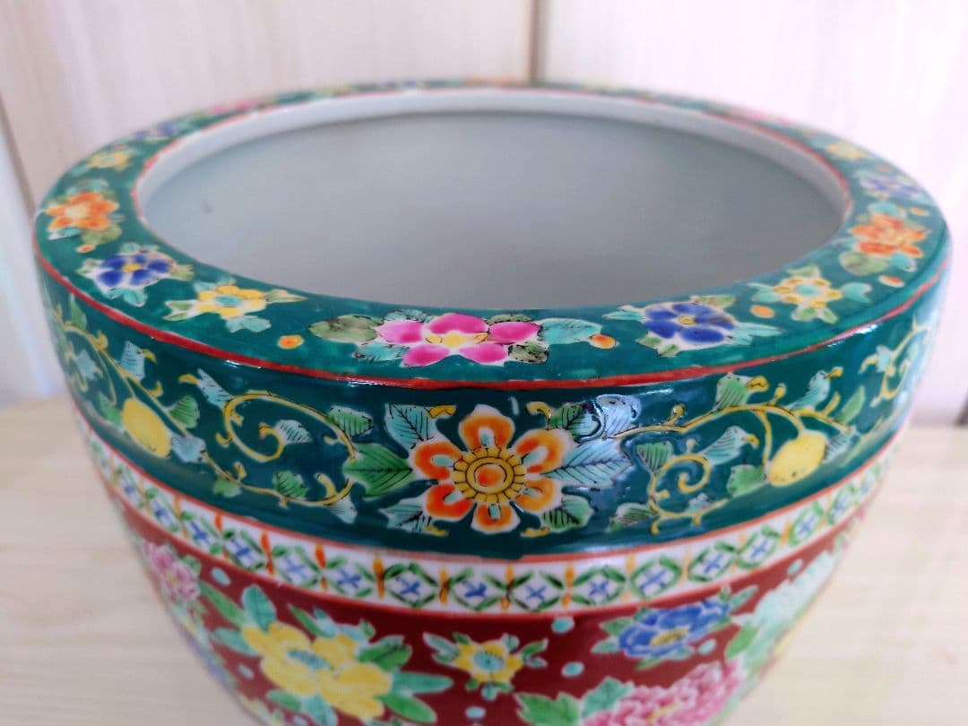 2. 十錦手色絵　火鉢　時代物