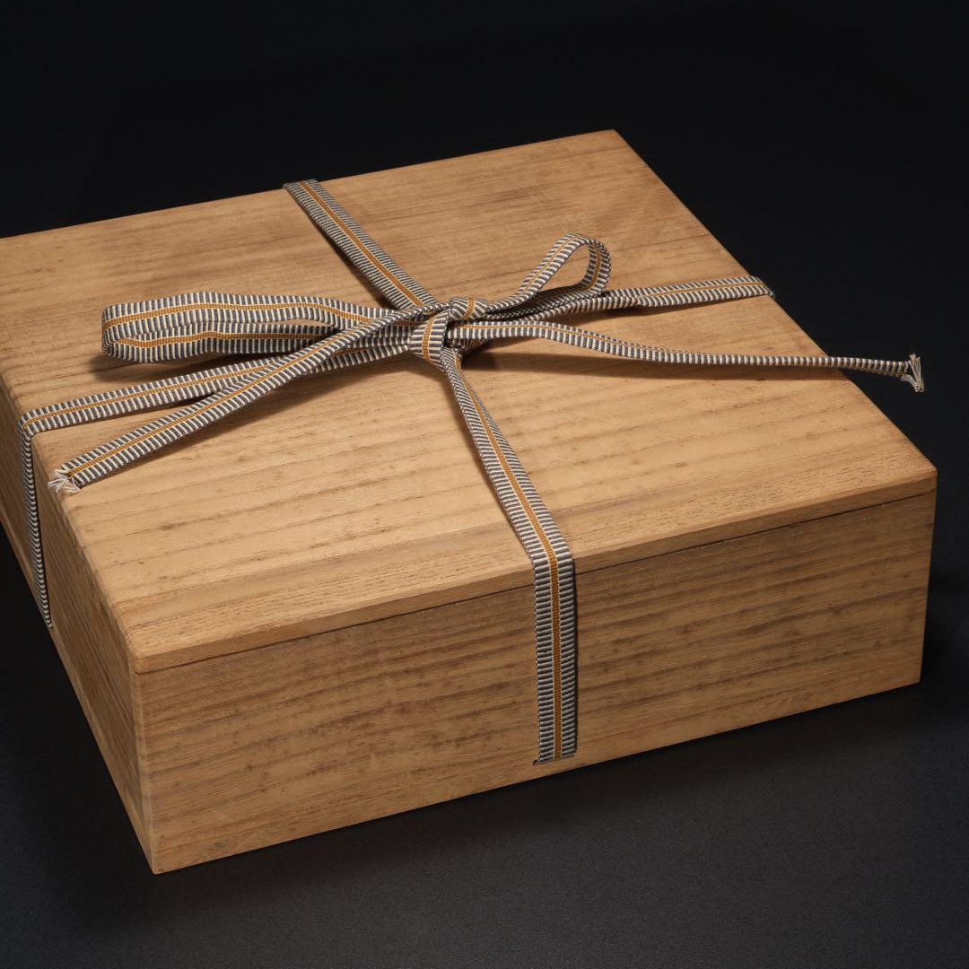 人間国宝　島岡達三　象嵌赤絵草花皿∅24　共箱　縄文象嵌　R1633ラ3