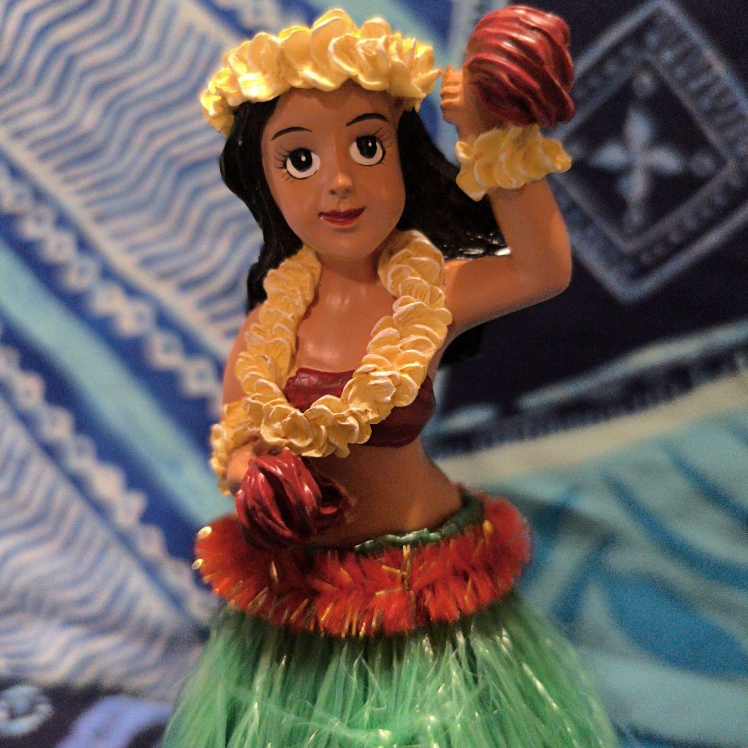 Hula Doll ダッシュボード用フィギュア　緑ハンズアップ