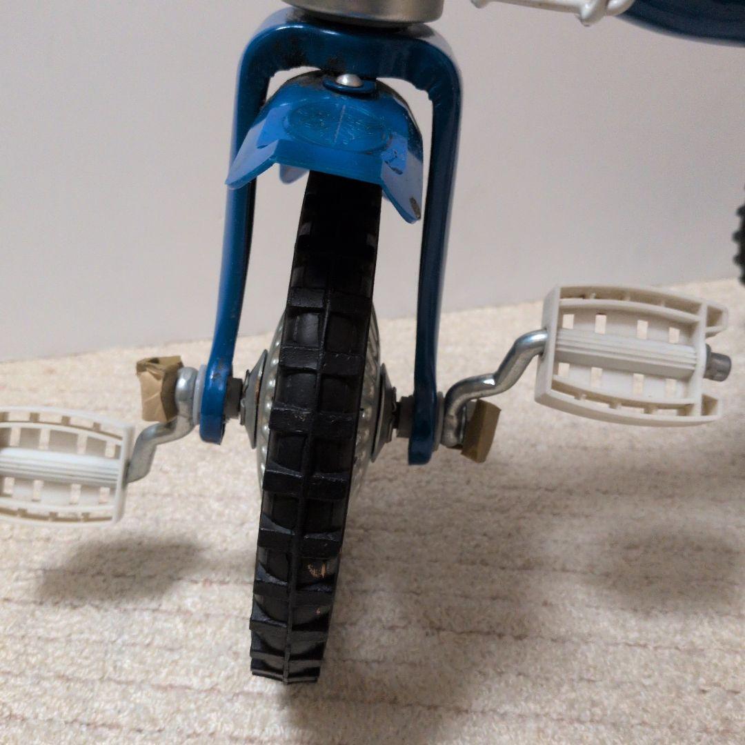 カラフルな三輪車 コアラデザイン