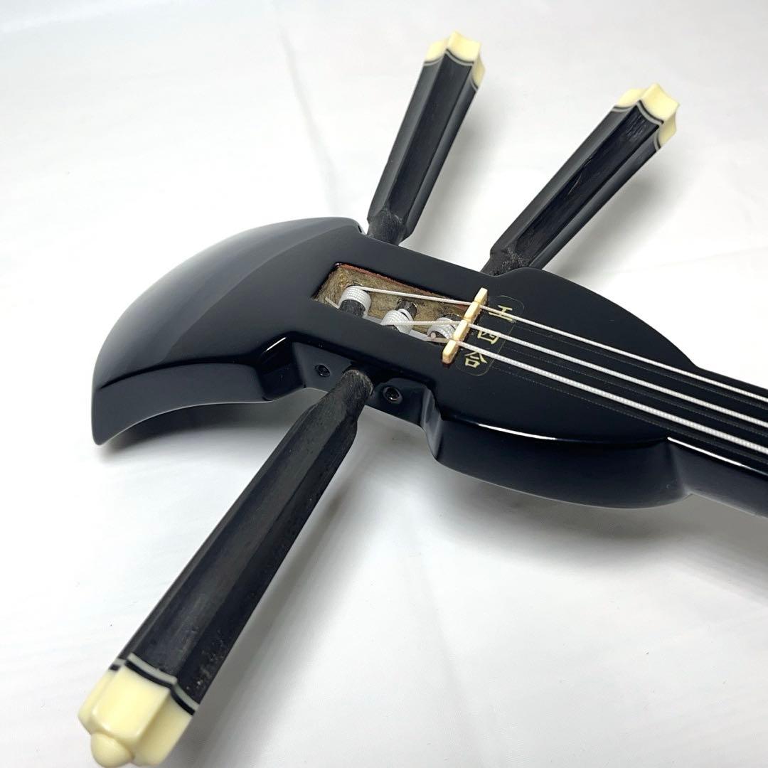 【美品】沖縄三線 蛇皮 民謡楽器 民謡 和楽器 三線 ケース付