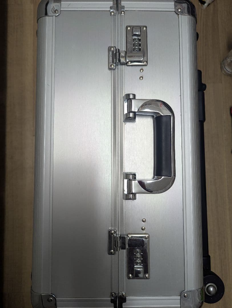 超非売品！タンカレー アルミ製キャリーケース